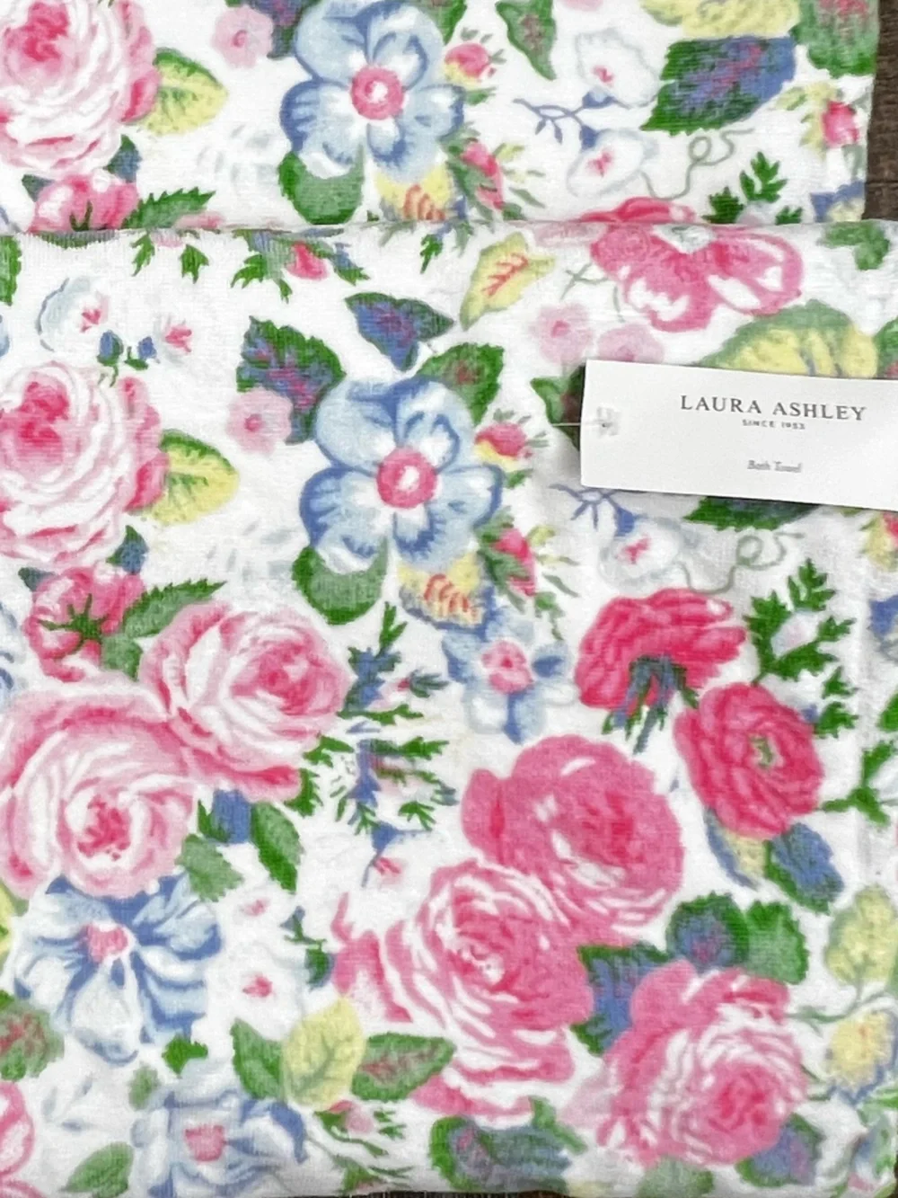 Laura Ashley - ‘Floral pink/blue’ bath towel set. NWT